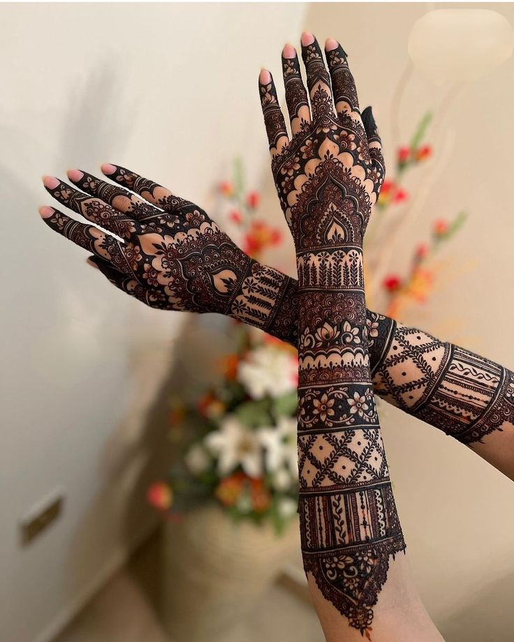 full hand Pakistani Arabic mehndi design