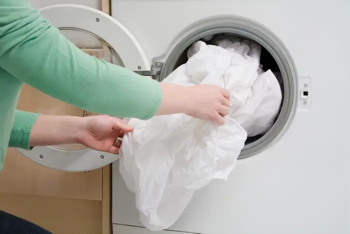 washing white linens together