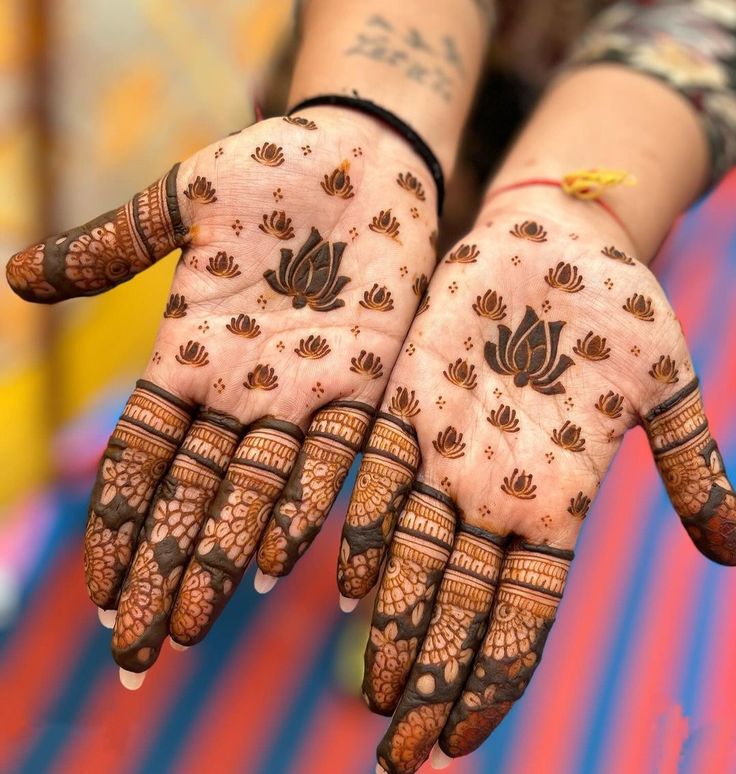 Lotus motif mehndi easy and simple