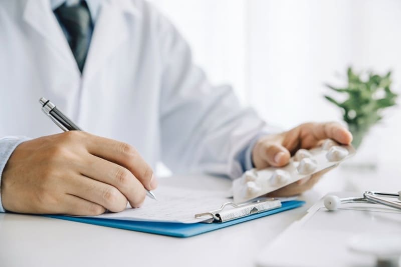 doctors prescribing medicine