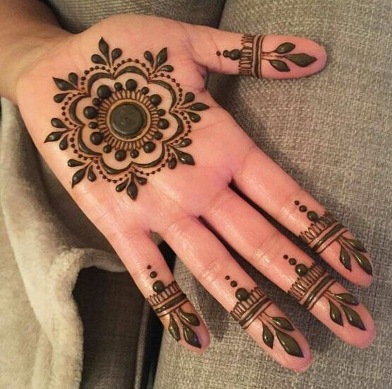 front mehndi design easy and beautiful