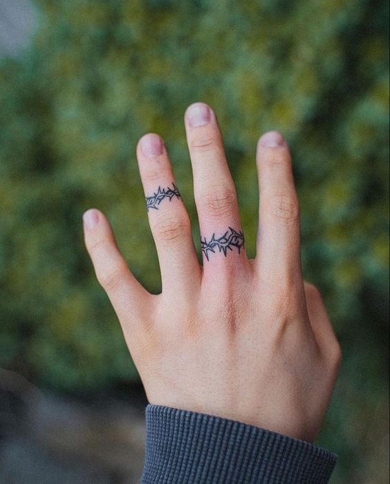 finger tattoos for men