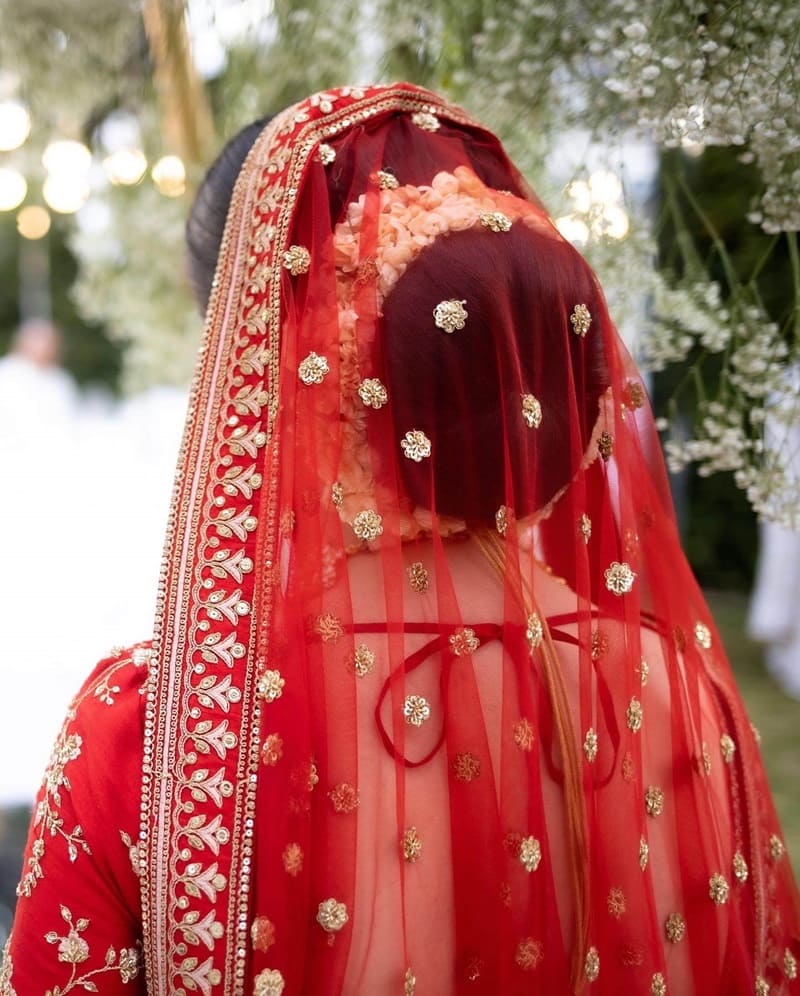 indian bride face hidden