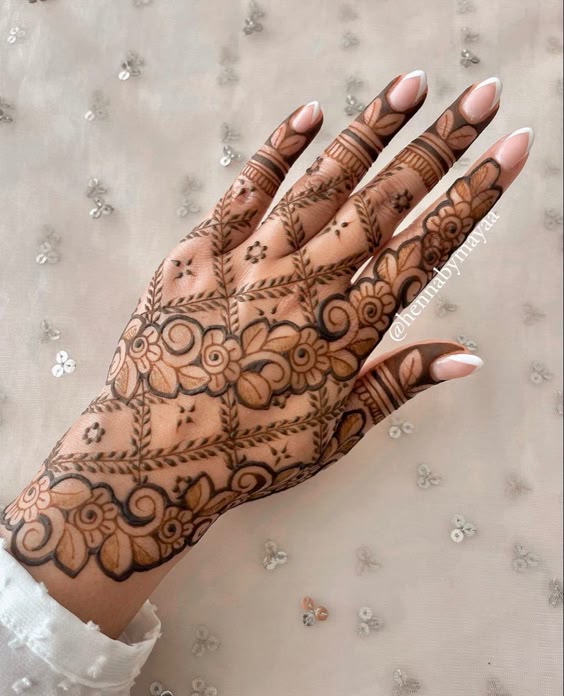 Floral mesh design