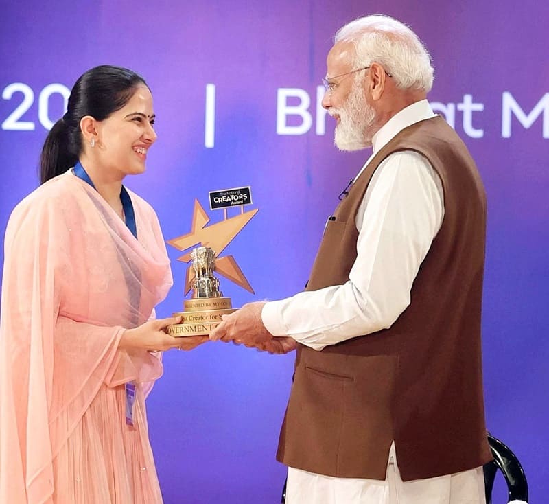 Jaya Kishori with PM Modi