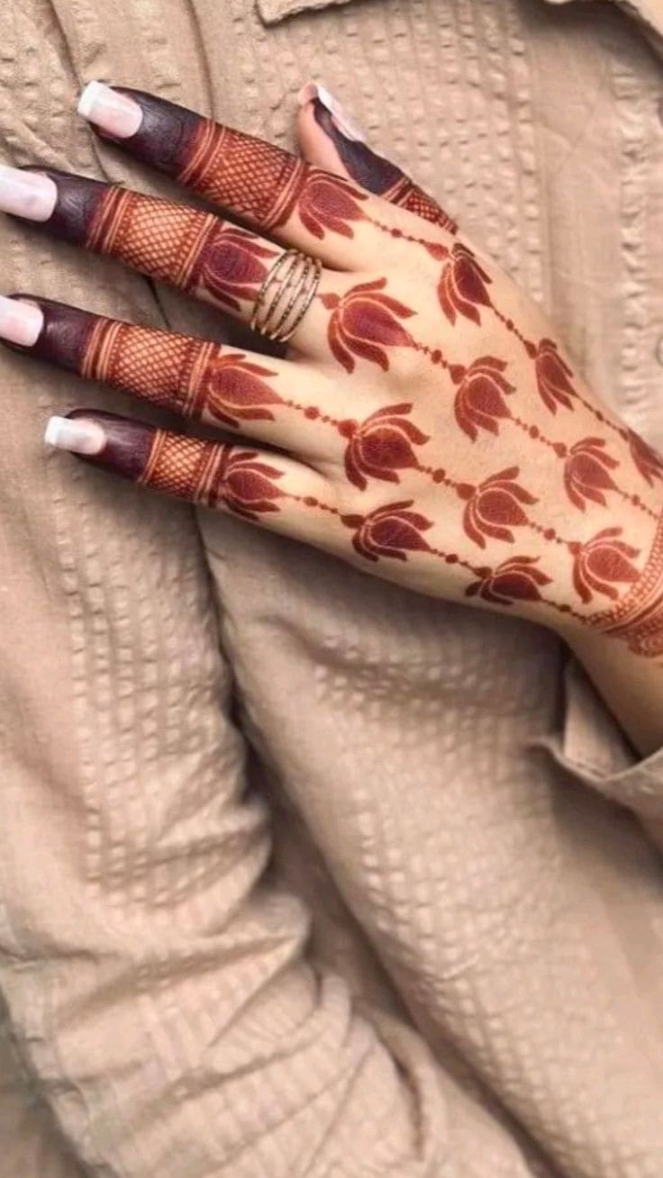 Lotus motif mehndi easy and simple