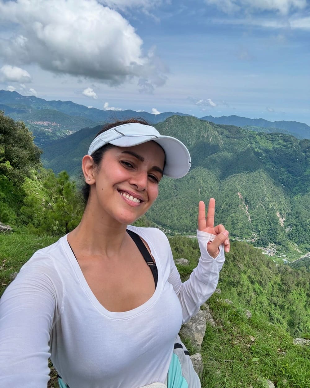 Nimrat Kaur Photos trekking photo
