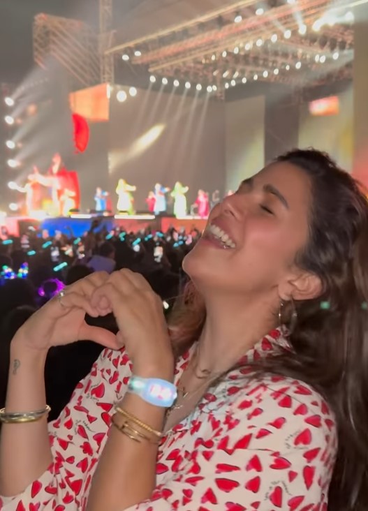 Nimrat at Diljit concert Pune