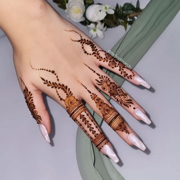 simple finger henna designs for backhand