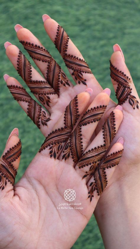 simple finger henna designs
