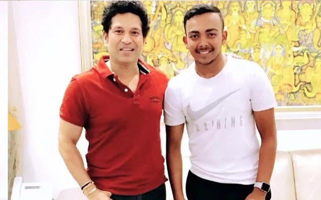 Prithvi Shaw meeting Sachin Tendulkar