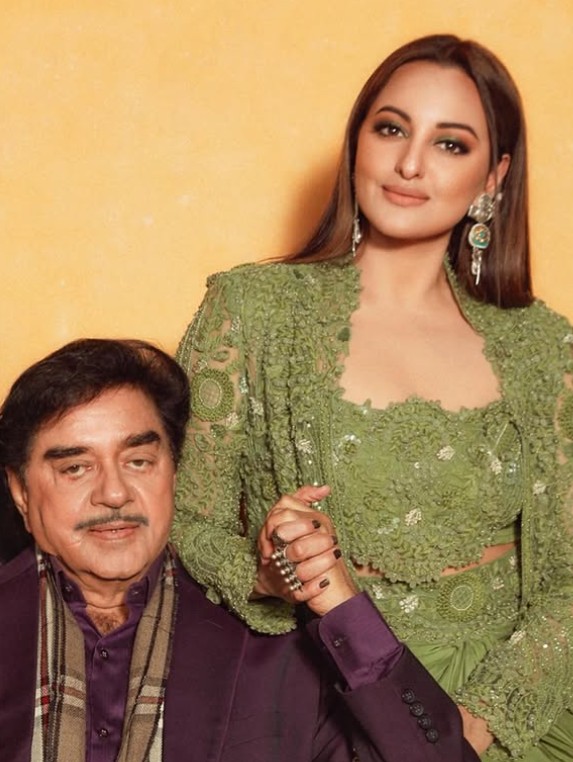 Sonakshi Sinha with father