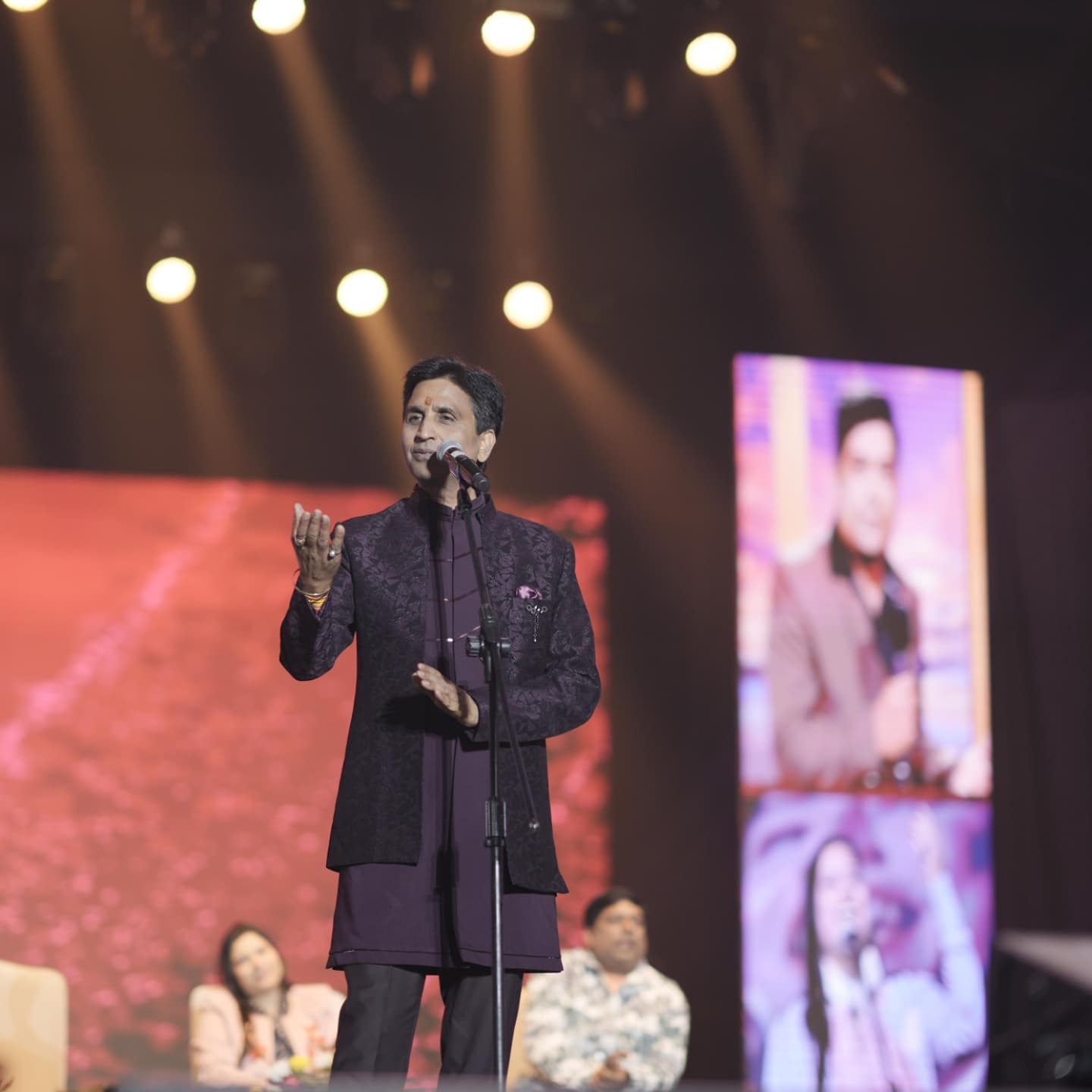 kumar vishwas