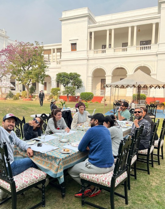 Pataudi Palace lawn