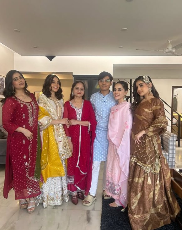 Urfi Javed family