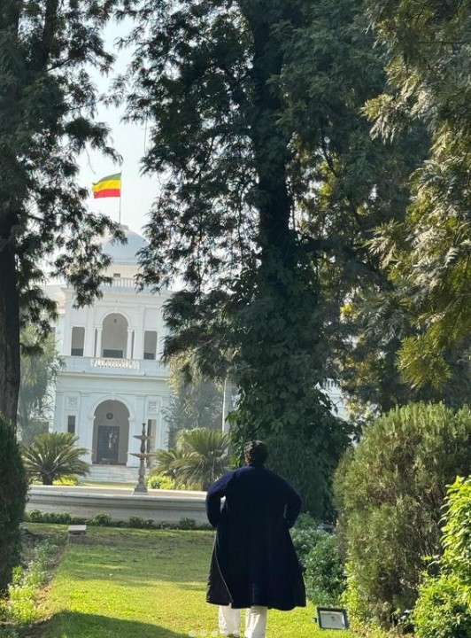 saif in pataudi palace