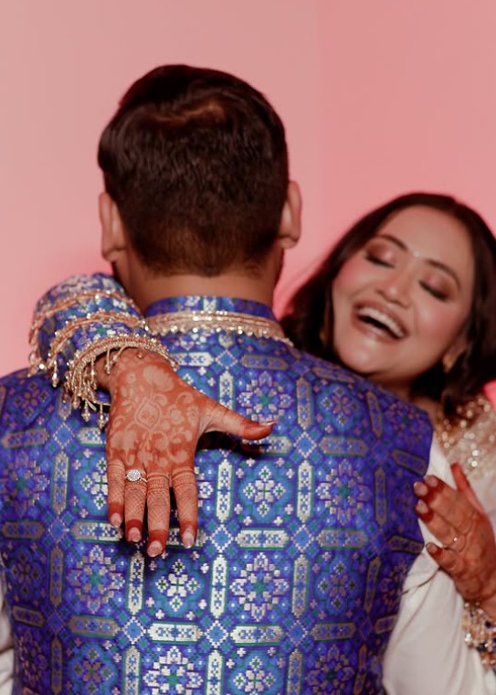 Astuti engagement