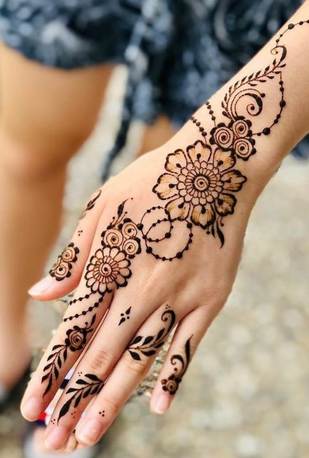 floral instagram trendy mehndi