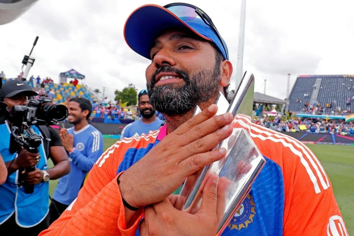 Rohit-Sharma-T20-World-Cup-trophy