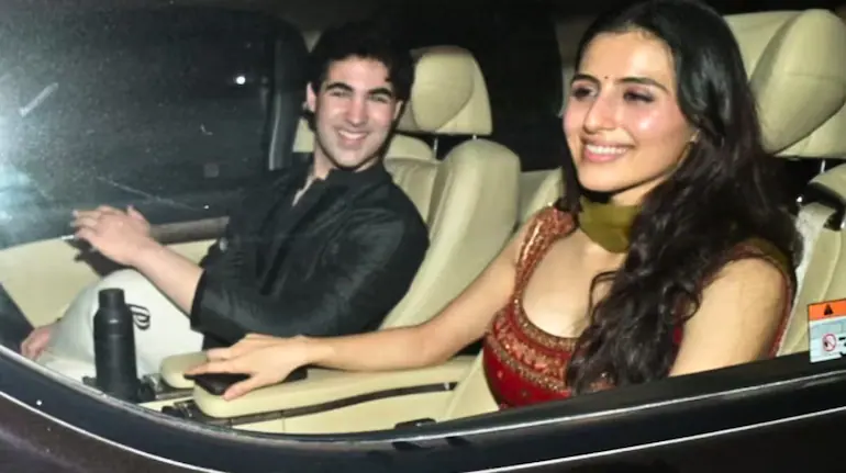 Akshay-Kumar-son-Aarav-Kumar-with a mystery girl