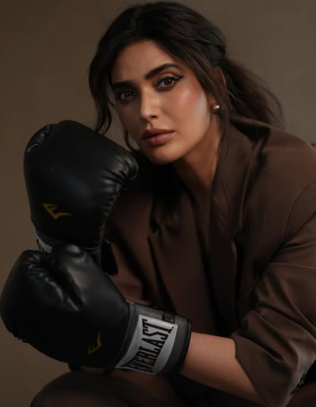 karishma tanna savage reply