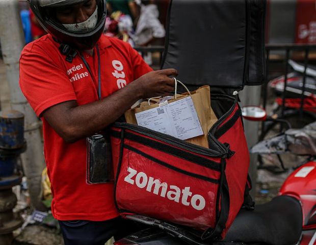 zomato mistakenly delivers non veg momos instead of veg momos