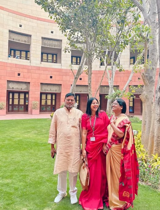 Priya Saroj with family