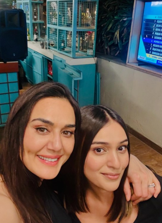 RJ Mahvash with Preity Zinta