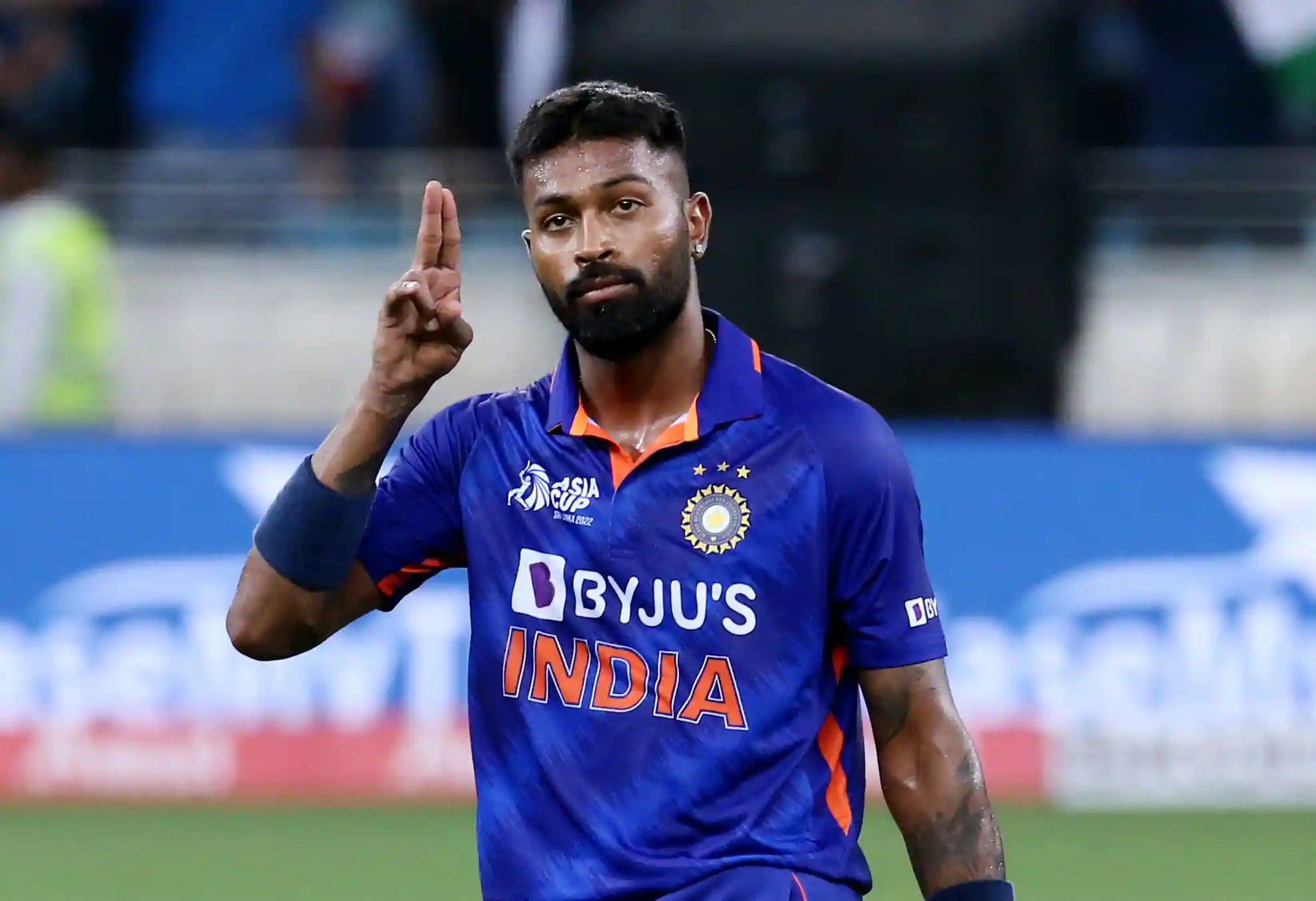 hardik-pandya-esha