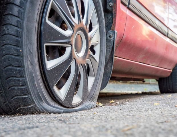 tyre puncture scam