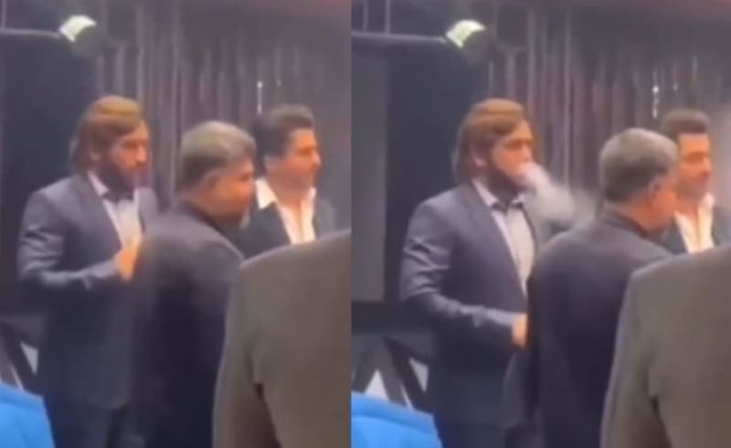 dhoni having hookah