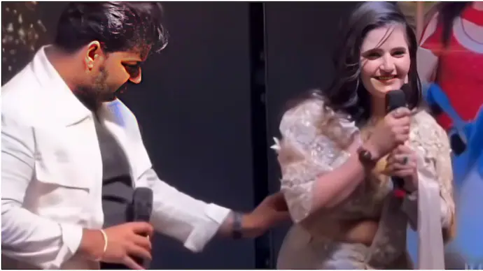 pawan singh touch anjali raghav